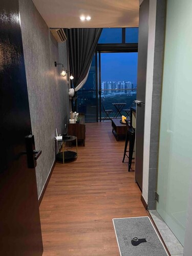 Duplex Cyber View Apartment - Netflix