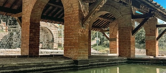 Loft with flowered courtyard in Val d'Orcia Radicofani