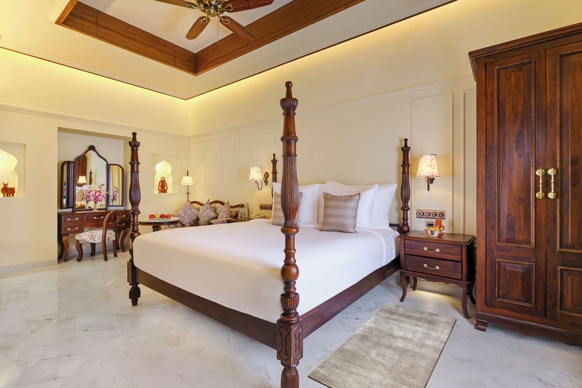 1 bedroom, premium bedding, free minibar items, in-room safe
