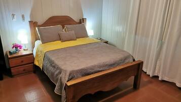3 bedrooms, WiFi, bed sheets