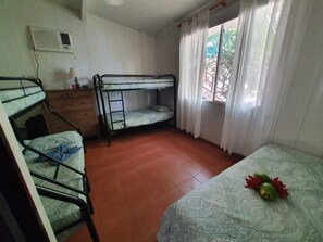 3 bedrooms, WiFi, bed sheets