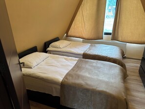 2 habitaciones, tabla de planchar con plancha, wifi y ropa de cama 