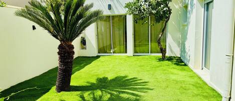 تفاصيل الفندق من الخارج