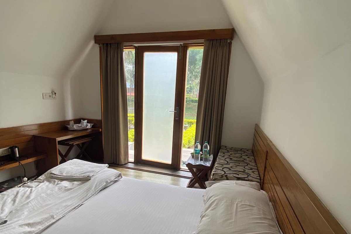 Deluxe Room | Desk, laptop workspace, free WiFi