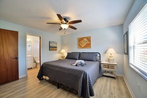 2 bedrooms, iron/ironing board, WiFi, bed sheets - Racetrack-Ready Villa • Pools • Modern Comfort (Sebring)