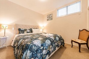 1 bedroom, desk, WiFi - Starlight Suite | Tekapo 1BR + Lake Walk (Lake Tekapo)
