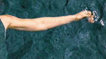 Kolam renang terbuka