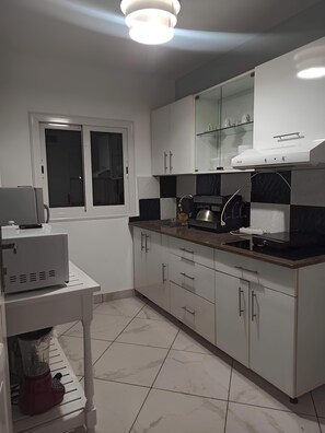 Private kitchen - Apartment Andrian Location 2nd floor (Tananarive)