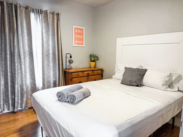 2 bedrooms, iron/ironing board, WiFi, bed sheets