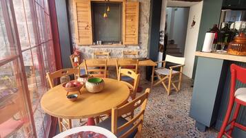 En 40-tommers smart-TV med Parabol-TV