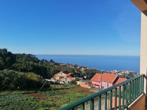 Property grounds - Shelter on the Hill. (Ribeira Brava)
