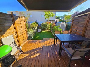 Outdoor dining - Villa 6 pers with garden (Sérignan)