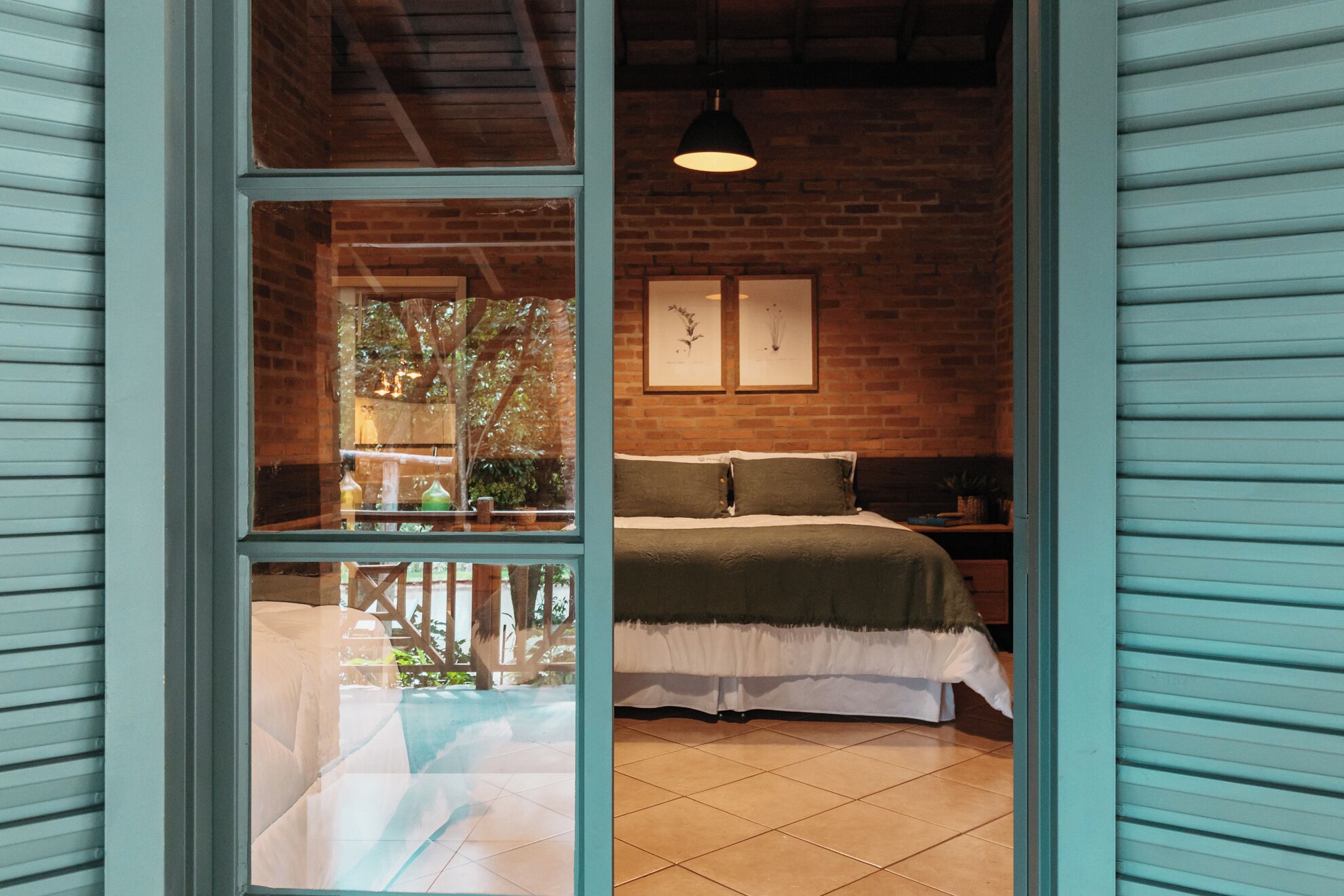 Quarto casal luxo, vista para o lago | Espaço de trabalho para notebook, Wi-Fi de cortesia