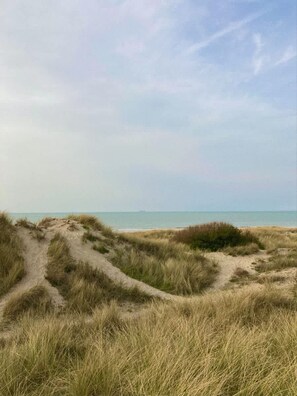 Apartment | 3 bedrooms, Internet - Huswell - Charming Central Apartment in Ostend - Perfect for 7 Guests (Ostend)