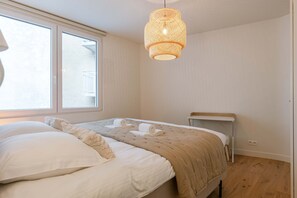 Apartment | 3 bedrooms, Internet - Huswell - Charming Central Apartment in Ostend - Perfect for 7 Guests (Ostend)