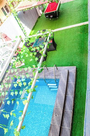 Apartment, 3 Bedrooms, Smoking | Pool