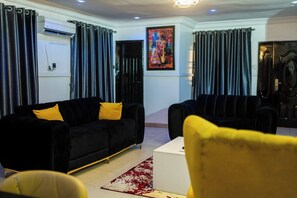Apartamento, 2 habitaciones | Sala de estar