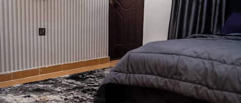 Apartment, 3 Bedrooms, Smoking | 2 bedrooms