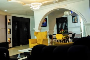 Living room - 3 Bedroom Luxury Apartment With Pool -24hrs Power -ps4 (Lagos)
