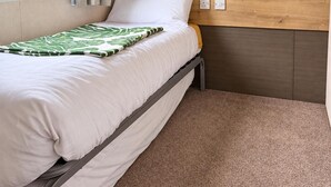 Unclassified image, 3 of 21, button - Shorefield 3-bed Lodge, Sleeps 6 w/ Top Reviews (Lymington)