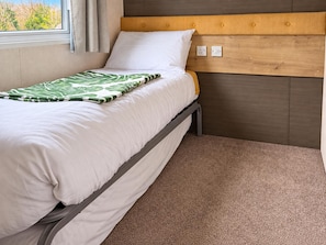 Unclassified image, 3 of 21, button - Shorefield 3-bed Lodge, Sleeps 6 w/ Top Reviews (Lymington)