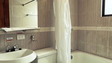 Family Quadruple Room, City View | Bathroom | Shower, towels, soap, shampoo