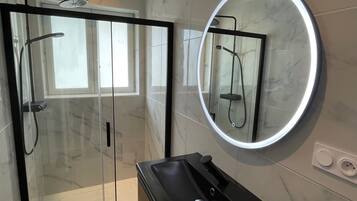 Douche, papier toilette