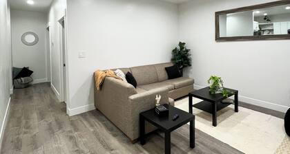 Fully remodeled house for 6 guests in the heart of Midvale