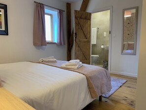 3 chambres, fer et planche à repasser, lit parapluie, Wi-Fi gratuit