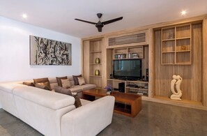 Living area - Villa Lilja, 3 Bedrooms Luxury Villa in Seminyak (Seminyak)
