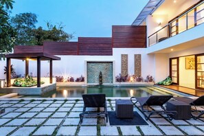 Pool - Villa Lilja, 3 Bedrooms Luxury Villa in Seminyak (Seminyak)
