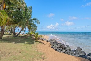 Beach - Beachfront studio sanctuary / 1B (Luquillo)