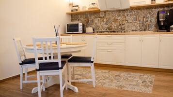 Free daily self-service breakfast