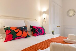 2 bedrooms, iron/ironing board, WiFi, bed sheets - Host & Stay | All Saints Green Cottage (Norwich)