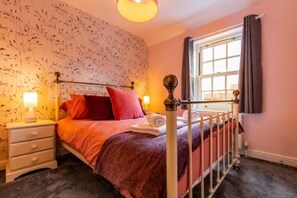 2 bedrooms, iron/ironing board, travel cot, WiFi