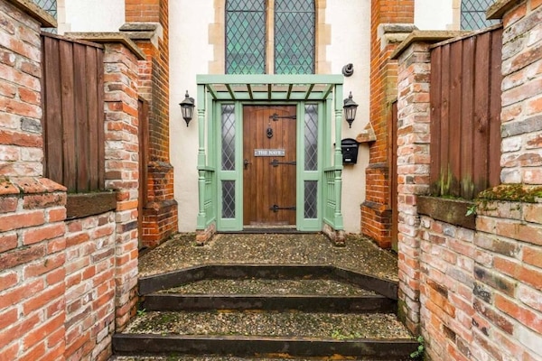 The Nave, Gorleston-On-Sea - Host & Stay