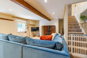 TV, fireplace, offices