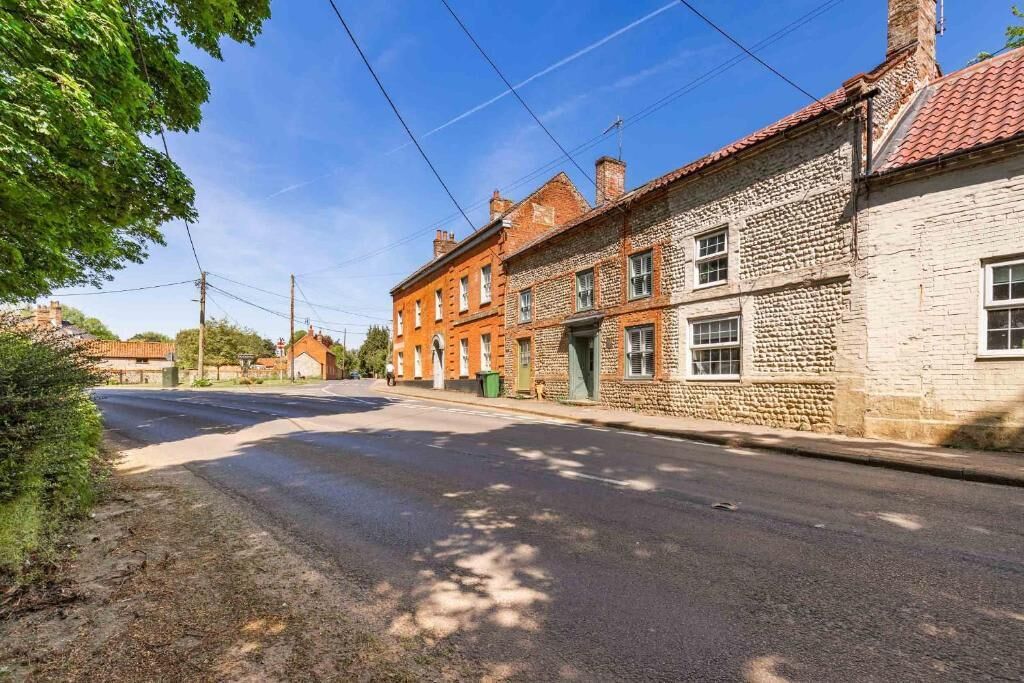 The Old Post Office, Docking - Host & Stay