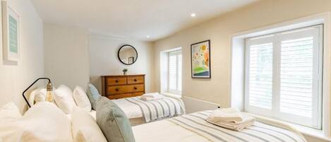 3 bedrooms, iron/ironing board, travel crib, WiFi