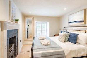 3 bedrooms, iron/ironing board, travel crib, WiFi