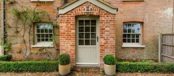 Host & Stay | Haclins Cottage