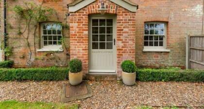 Host & Stay | Haclins Cottage