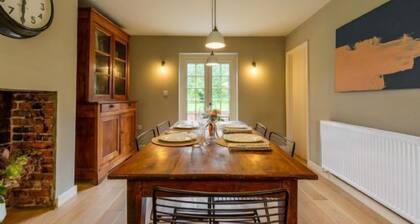 Host & Stay | Haclins Cottage