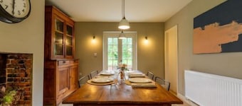Host & Stay | Haclins Cottage