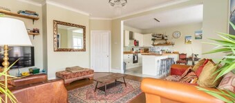 Host & Stay | Cabbell Towers