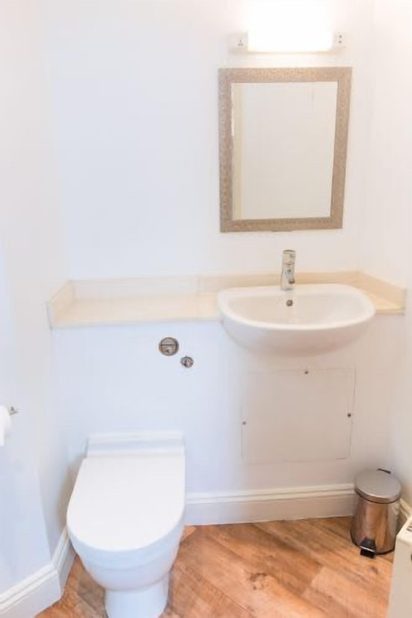 シャワー、ヘアドライヤー、タオル