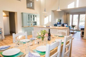 Dining - Host & Stay | Boathouse Barn (Frettenham)