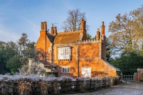 Host & Stay | Bressingham Lodge