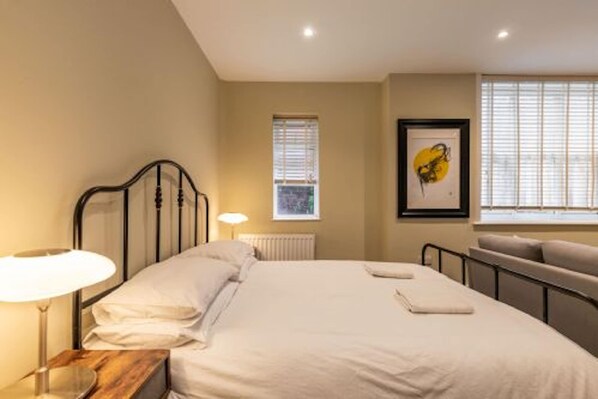 2 bedrooms, iron/ironing board, WiFi, bed sheets