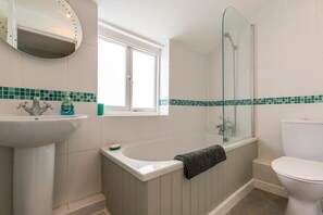 Bruser, hårtørrer, håndklæder